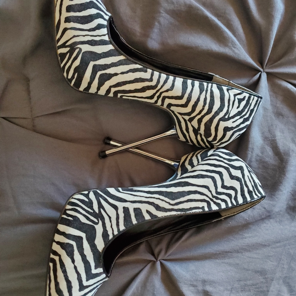 Zebra Women's heels - Picture 4 of 13